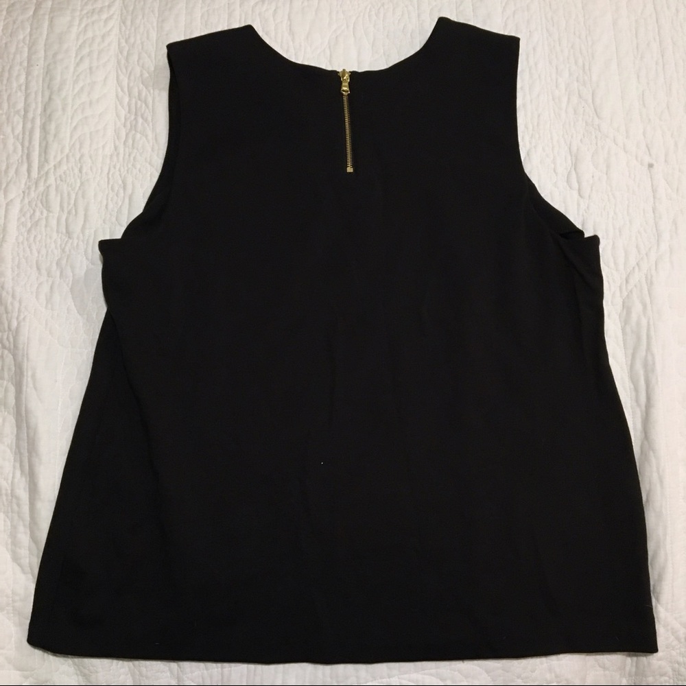Black top - Picture 5 of 7